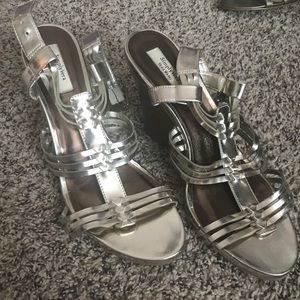 Simply Vera by Vera Wang wedge heels